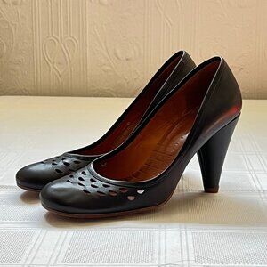 Early 2000 Chie Mihara heels black leather with cutout detail size 9